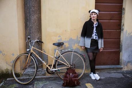 Mickey Mouse, bici, Spank, Vespe e cappelli improbabili