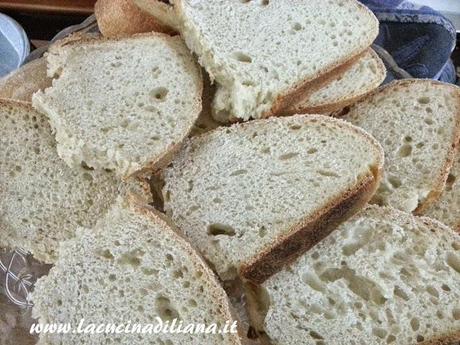 Pane bianco con Farro a Lievitazione Naturale