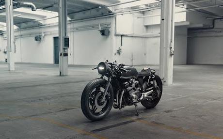 CB750 by Hookie