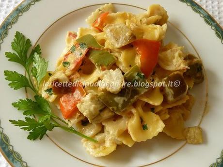 Farfalle con tris di peperoni, melanzane e panna