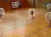 (VIDEO)Bubble Soccer Calcio all'interno bolla