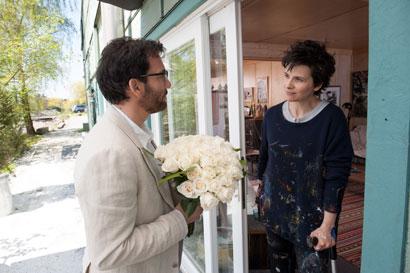 Clive Owen e Juliette Binoche in una scena del film - Photo: courtesy of Adler Entertainment