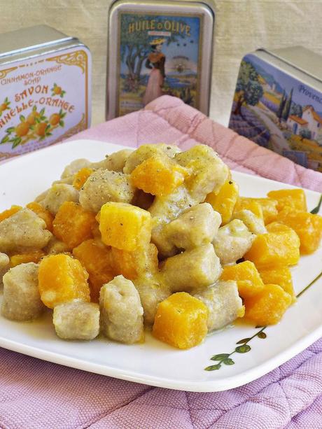 Gnocchi all'orzo con zucca e fonduta di caprino