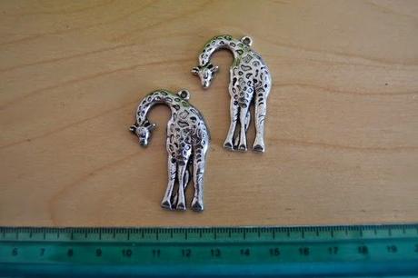 charms giraffe