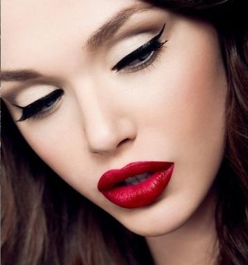 ROSSO: dall’outfit al make up, e non solo a Natale