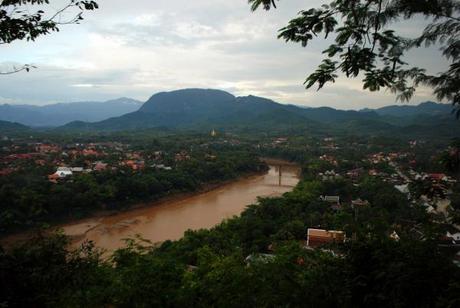 Il Nam Khan. Luang Prabang dall'alto