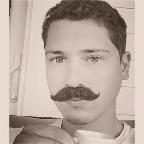 Cris Cab Moustache