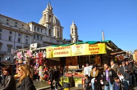 Il mostruoso mercatino di Piazza Navona resta uguale o cambia verso? Tutti i partiti alleati, dal Pd a Forza Italia, a difesa del peggior suk bancarellaro natalizio d'Europa Il mostruoso mercatino di Piazza Navona resta uguale o cambia verso? Tutti i partiti alleati, dal Pd a Forza Italia, a difesa del peggior suk bancarellaro natalizio d'Europa