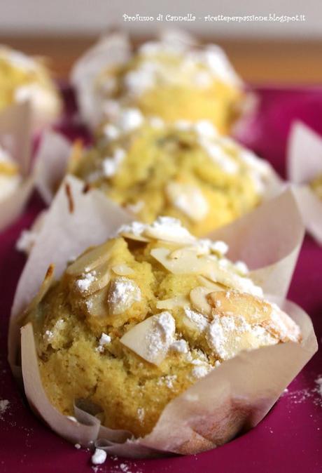 Muffin alle mandorle con prugne secche e profumo di mandarino - delicata carezza