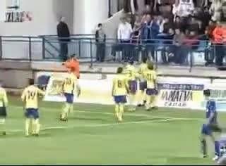 (VIDEO)Celebrating goal in the wrong sector...nice slap :) #thisisfootball﻿