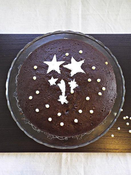 Torta cielo stellato (cacao e gocce di cioccolato bianco)