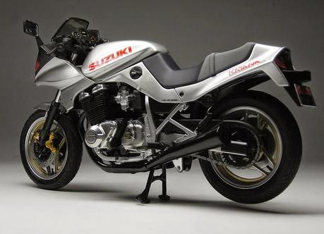 Suzuki GSX 750 S Katana IV by Max Moto Modeling (Tamiya)