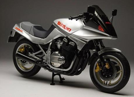 Suzuki GSX 750 S Katana IV by Max Moto Modeling (Tamiya)