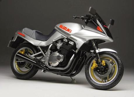 Suzuki GSX 750 S Katana IV by Max Moto Modeling (Tamiya)