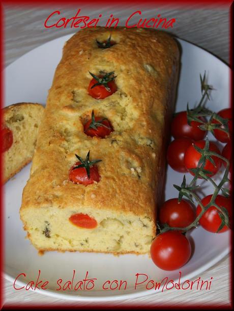 Cake salato con pomodorini olive verdi e carciofini