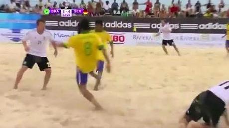 (VIDEO)Possibly the best beach soccer goal ever...