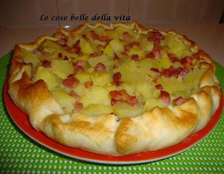 Torta salata con patate e pancetta