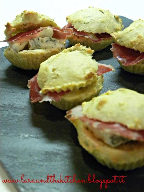 MINIPANINI AL VINO BIANCO E SALVIA FARCITI CON GORGONZOLA E MOCETTA