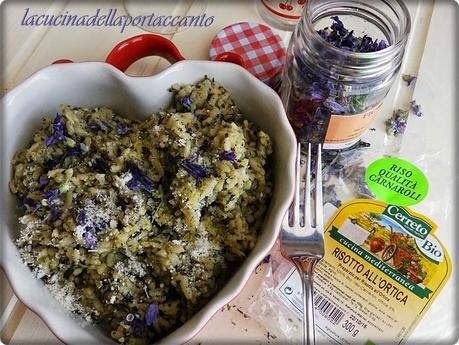 Risotto alle ortiche e fiori di malva / Risotto with Nettles and mauve flowers