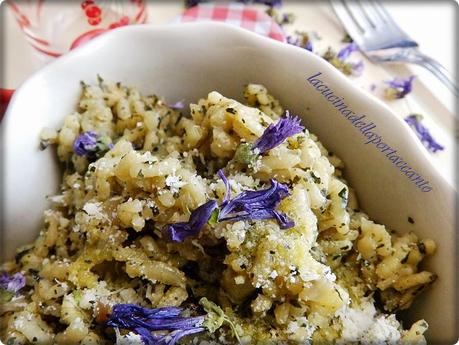 Risotto alle ortiche e fiori di malva / Risotto with Nettles and mauve flowers