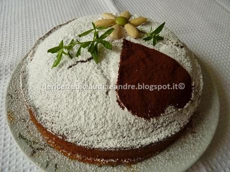 Torta margherita con crema al cacao e mandorle