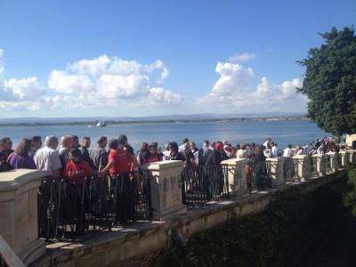 turisti-fontana-siracusa