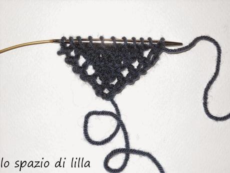 Videotutorial. Lo scialle ai ferri a legaccio con gli occhielli / Easy knitted eyelet garter shawl