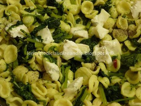 Orecchiette con cime di rapa e gorgonzola