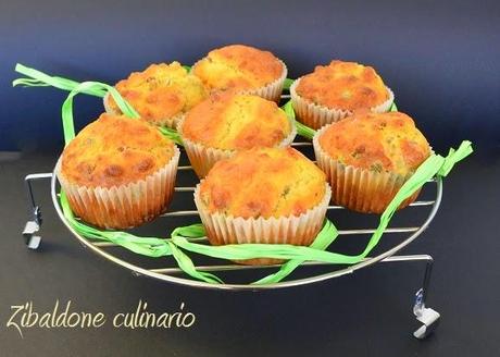 Muffins di mais con guanciale, piselli e  cuore di formaggio erborinato