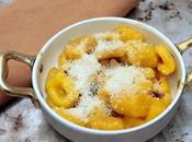 Gnocchi allo zafferano acciughe, uvetta pinoli