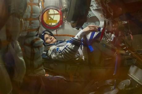 Samantha Cristoforetti all'interno della Soyuz il 12 novembre 2014. Crediti: GCTC, NASA, ESA, Flickr