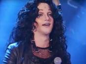 Valerio Scanu imita alla grande Cher (video)