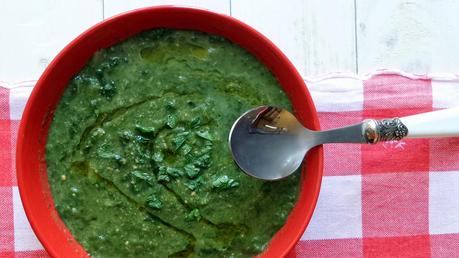 Minestra di verdura: porri e spinaci. Il green mood della domenica.