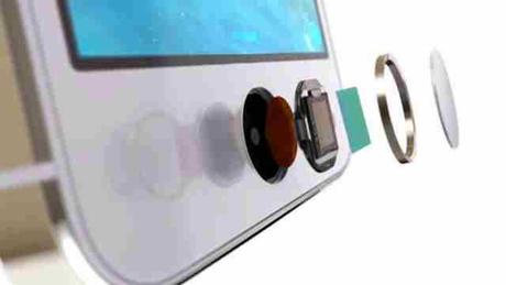 Il Touch ID è la funzione che ho apprezzato di più su iPhone 5s prima e iPhone 6 dopo. Un metodo veloce per sbloccare l'iPhone e relativamente sicuro. Ma quando riavviate il vostro iPhone 5s 0 iPhone 6, il lettore di impronte digitali Touch ID non funzione, e dovete inserire la classica password.  In realtà il lettore Touch ID funziona sempre, e la spiegazione del perché ogni volta che si riavvia l'iPhone 6 e l'iPhone 5s bisogna inserire la password e non funziona il lettore di impronte è la seguente.  Perché il lettore di impronte non funziona quando riavvio l'iPhone?  Il lettore di impronte 