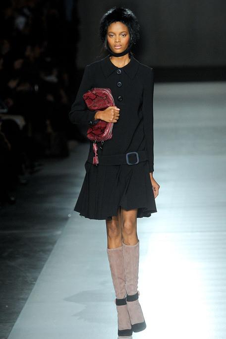 PRADA-FALL-RTW-2011-PODIUM-014_runway