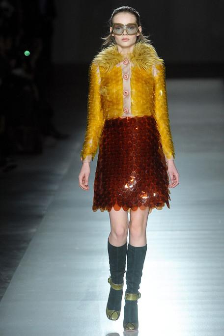 PRADA-FALL-RTW-2011-PODIUM-032_runway