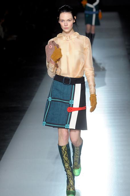 PRADA-FALL-RTW-2011-PODIUM-009_runway