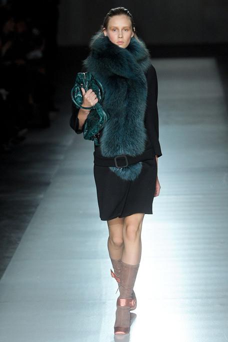 PRADA-FALL-RTW-2011-PODIUM-012_runway