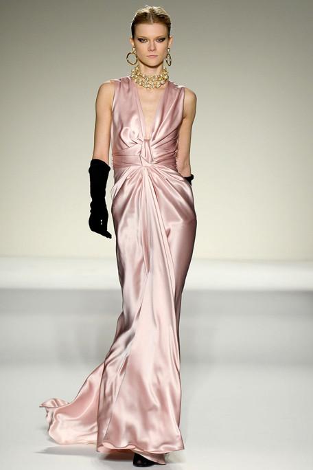 MOSCHINO-FALL-RTW-2011-PODIUM-036_runway