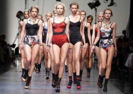 MFW f/w 2011-2012: Blumarine non si sarà ispirata un po’ troppo a Dolce&Gabbana;?