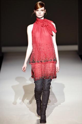 Milano Fashion Week. Alberta Ferretti f/w 11-12.