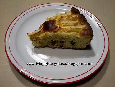 TORTA  DI  MELE  E  UVETTA