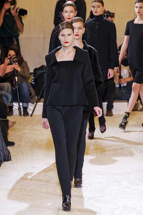 JIL-SANDER-FALL-2011-RTW-PODIUM-049_runway