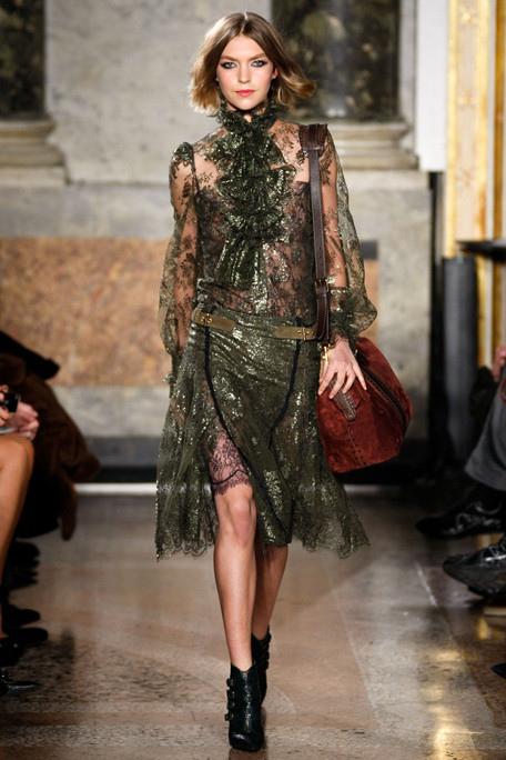 EMILIO-PUCCI-FALL-RTW-2011-PODIUM-005_runway