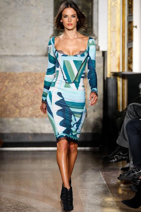 EMILIO-PUCCI-FALL-RTW-2011-PODIUM-020_runway