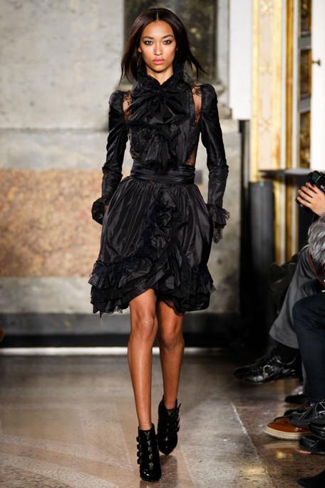 EMILIO-PUCCI-FALL-RTW-2011-PODIUM-034_runway