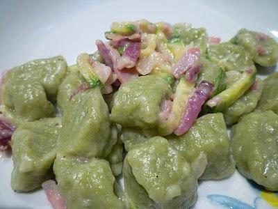 GNOCCHETTI VERDI con speck e zucchine