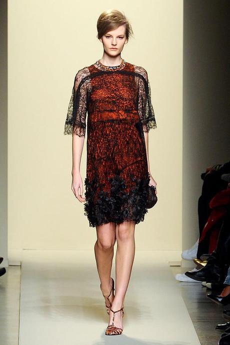 BOTTEGA-VENETA-FALL-2011-RTW-PODIUM-024_runway