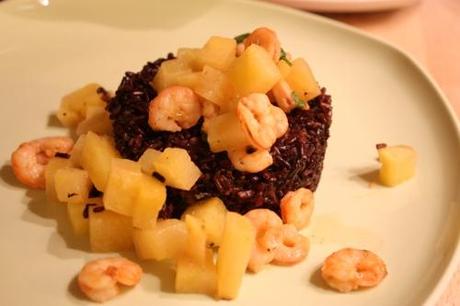 Agrodolce di mazzancolle e ananas con riso venere