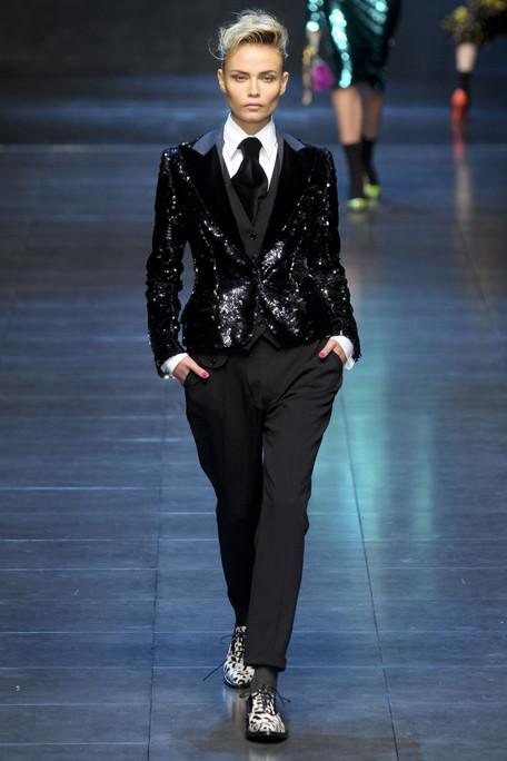 DOLCE-GABBANA-FALL-RTW-2011-PODIUM-044_runway